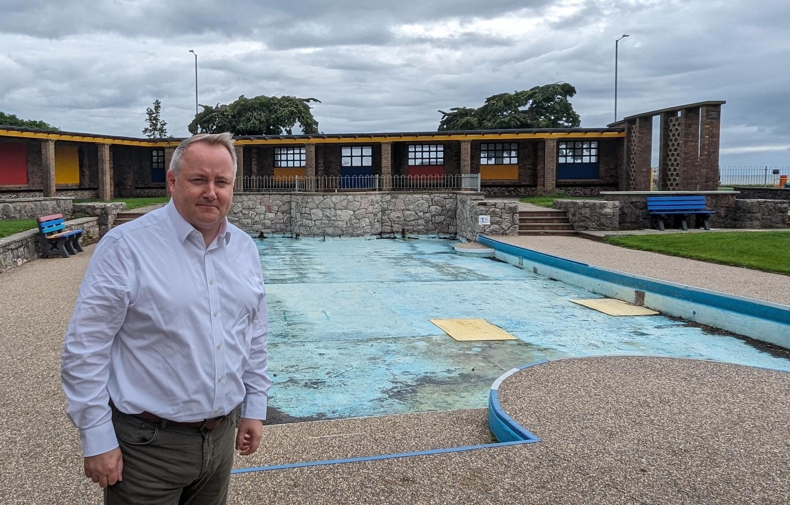 Hindi Meaning Of Paddling Pool